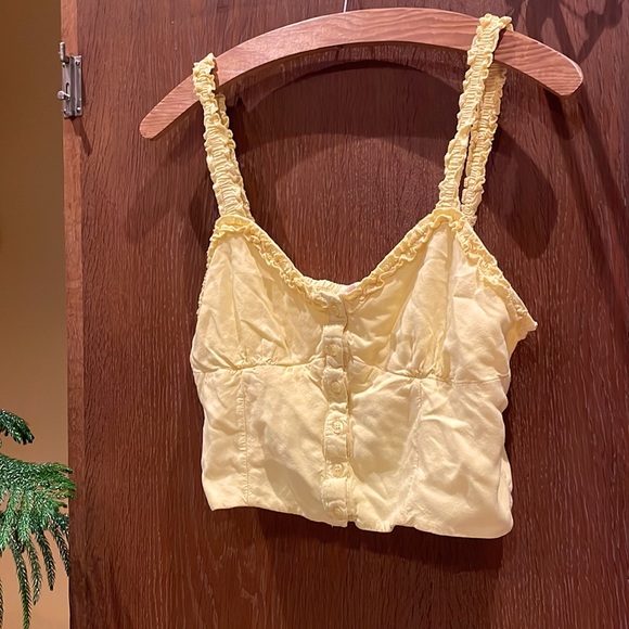 🍋 Ruffle Tank - Picture 2 of 6